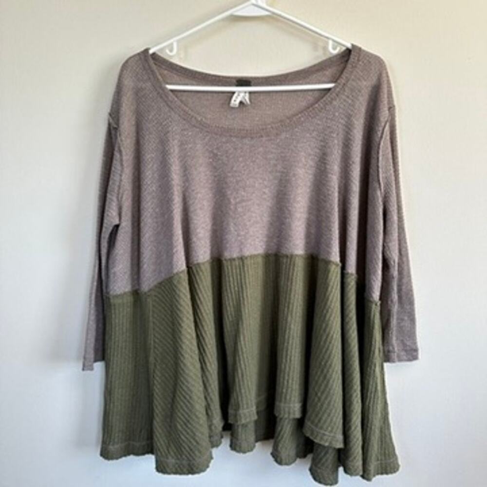 We the Free Waffle Knit Swing Top Scoop Neck 3/4 Sleeves Green Tan Oversized S